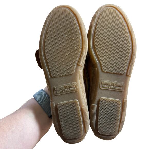 Minnetonka Moosehide Classic Moccasin Loafers Natural Women's Size 8 - Picture 8 of 10